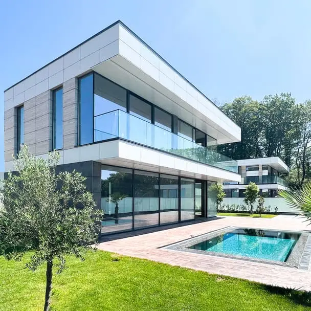 Коттедж 200 м²